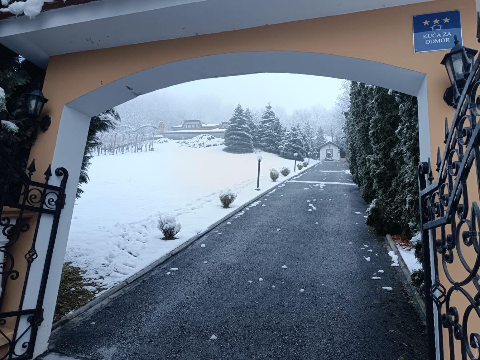 Ferienwohnung Kuca Za Odmor Magdalena&V Krapina Exterior foto
