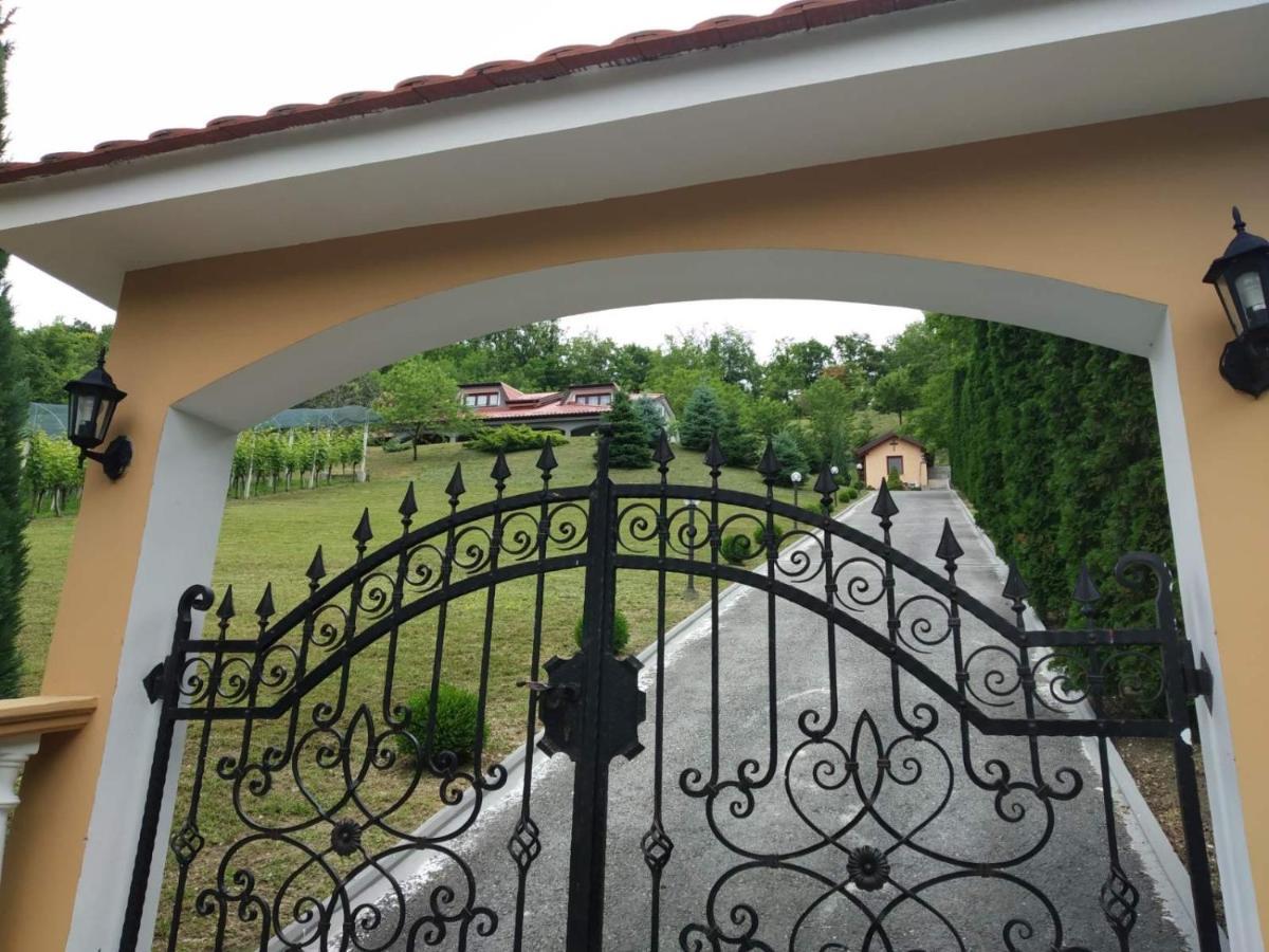 Ferienwohnung Kuca Za Odmor Magdalena&V Krapina Exterior foto